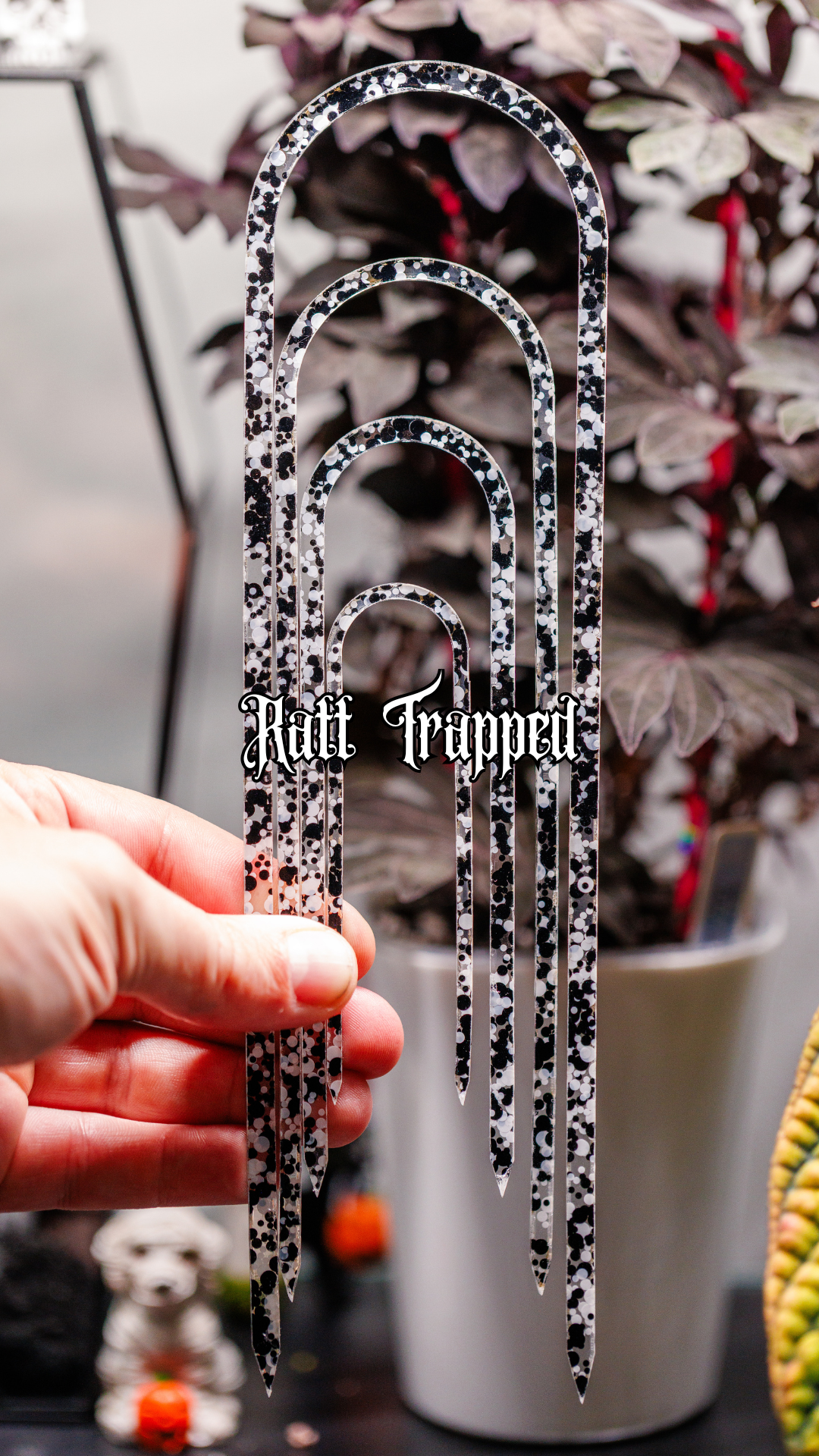 Ratt Trapped Trellis - Size 10" - 3"